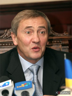 Черновецький каже що Луценко про нього збрехав. І настукав, що став мером завдяки Луценку Черновецький каже що Луценко про нього збрехав. І настукав, що став мером завдяки Луценку