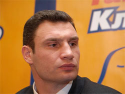 Кличко подав у суд на столичну міліцію. За чесні і демократичні вибори Кличко подав у суд на столичну міліцію. За чесні і демократичні вибори