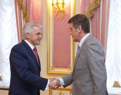 Президент Ющенко і спікер Литвин поговорили Президент Ющенко і спікер Литвин поговорили
