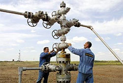 Нафтогаз і Газпром вирішили, що фірташі на трубі - зайві Нафтогаз і Газпром вирішили, що фірташі на трубі - зайві