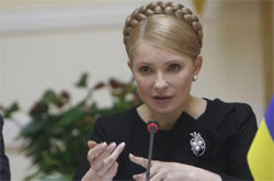 Урядовці урізали собі зарплатню. Чиновників поки не чіпали Урядовці урізали собі зарплатню. Чиновників поки не чіпали