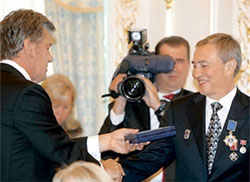 Балога, слідом  за гарантом, доручив ГПУ розібратися із Космосом Балога, слідом  за гарантом, доручив ГПУ розібратися із Космосом