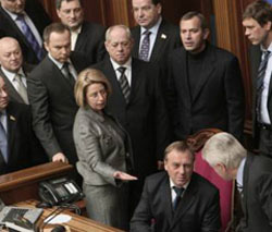 Владне корито за будь-що. Регіонали, задовольняючи свою жогу влади, провокують парламентську кризу Владне корито за будь-що. Регіонали, задовольняючи свою жогу влади, провокують парламентську кризу