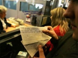 Погана новина для спекулянтів: тепер квитки на транспорт можна купувати на пошті Погана новина для спекулянтів: тепер квитки на транспорт можна купувати на пошті
