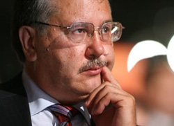 Гриценко вважає, що Литвин принизив український флот Гриценко вважає, що Литвин принизив український флот