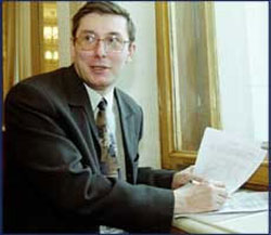 Луценко сьогодні зайняв робоче місце Луценко сьогодні зайняв робоче місце