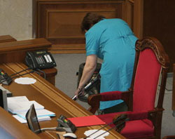 Глухий кут парламенту. Що стоїть за популізмом регіоналів? Глухий кут парламенту. Що стоїть за популізмом регіоналів?