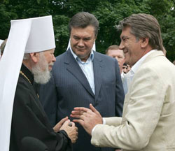 Сіамські близнюки Кучми. Ющенко підписався під фішку Януковича Сіамські близнюки Кучми. Ющенко підписався під фішку Януковича