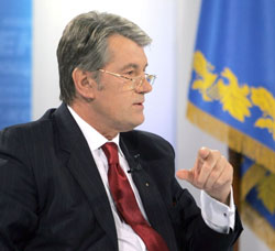 Президент Ющенко продовжує розповідати, що переговори ведуться