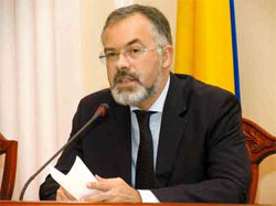 Табачник скасував підсумковий моніторинг знань учнів Табачник скасував підсумковий моніторинг знань учнів