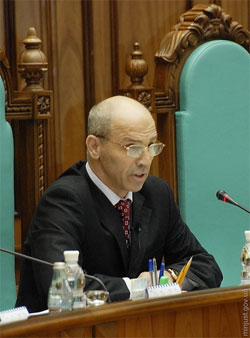 Голова КС не бачить суперечностей у рішеннях щодо коаліції тушок