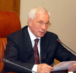 Азаров думає, що знає як привернути увагу інвесторів Азаров думає, що знає як привернути увагу інвесторів