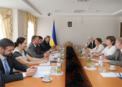 Регіонали запевнили європейців, що нині всі необхідні закони ухвалять без проблем Регіонали запевнили європейців, що нині всі необхідні закони ухвалять без проблем