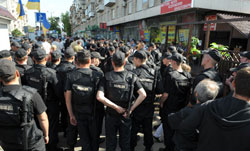 Президент Янукович каже що йому доповідають про загрози щодо нього Президент Янукович каже що йому доповідають про загрози щодо нього