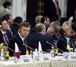 Янукович розказав про новий національний інтерес України Янукович розказав про новий національний інтерес України