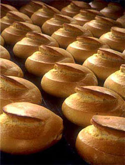 Попри мантри Азарова, хліб та вироби з борошна подорожчають Попри мантри Азарова, хліб та вироби з борошна подорожчають