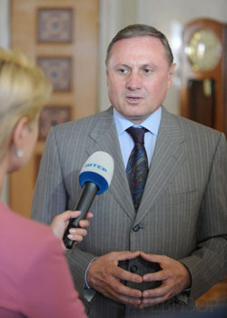 Нардеп-регіонал намагається трансформувати кримінальний злочин колег у банальну говорильню Нардеп-регіонал намагається трансформувати кримінальний злочин колег у банальну говорильню