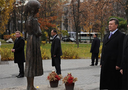 Янукович назвав Голодомор Армагедоном і національною трагедією Янукович назвав Голодомор Армагедоном і національною трагедією