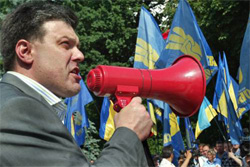 Тягнибок набирає борців, а не байкарів Тягнибок набирає борців, а не байкарів