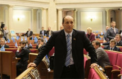 Нардеп Парубій побувавши у СІЗО переконався, що заарештованим тризубівцям потрібна термінова медична допомога Нардеп Парубій побувавши у СІЗО переконався, що заарештованим тризубівцям потрібна термінова медична допомога