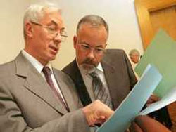 Азаров сформулював Табачнику, за яких умов той може закривати школи Азаров сформулював Табачнику, за яких умов той може закривати школи