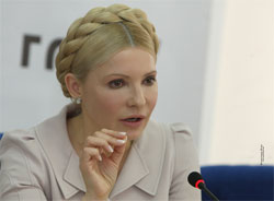 Янукович прикриває скасування пільг ідеологічними законами Янукович прикриває скасування пільг ідеологічними законами