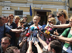 Рекорди правосуддя. Захисникові Тимошенко суд виділив один день на ознайомлення зі справою Рекорди правосуддя. Захисникові Тимошенко суд виділив один день на ознайомлення зі справою