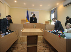 Суд заборонив пряму трансляцію суду над Тимошенко Суд заборонив пряму трансляцію суду над Тимошенко
