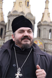 Протоієрею Олександр Устименко брав активну участь у виборах мера Алчевська
