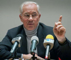 Голос з віртуального світу. Азаров пообіцяв покінчити з рейдерами Голос з віртуального світу. Азаров пообіцяв покінчити з рейдерами