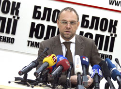 Влада почала обливати брудом іноземних лікарів, які оглядали Тимошенко? Влада почала обливати брудом іноземних лікарів, які оглядали Тимошенко?