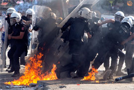 Прем’єр Туреччини висунув демонстрантам ультиматум