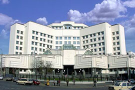 КС встановив, що у справах по невиплаті зарплати не існує терміну давності