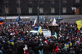 Близько тисячі протестувальників заблокували Кабмін