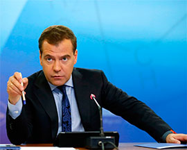 Медвєдєв не вважає артилерійські обстріли, які не припиняються з боку роійських бойовиків на Донбасі, війною Медвєдєв не вважає артилерійські обстріли, які не припиняються з боку роійських бойовиків на Донбасі, війною