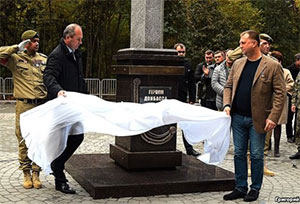 Мер Ростова Віталій Кушнарьов (Л) і колишній ватажок угруповання «ДНР», москвич Олександр Бородай