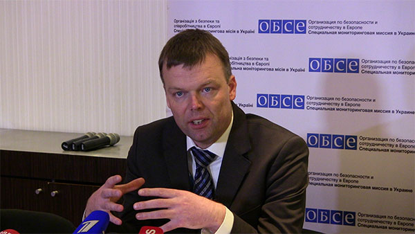 На Донбасі військові і бойовики наближаються один до одного