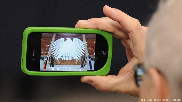 Кібервійна. Хакери викрали і злили в мережу компромат на німецьких політиків Кібервійна. Хакери викрали і злили в мережу компромат на німецьких політиків