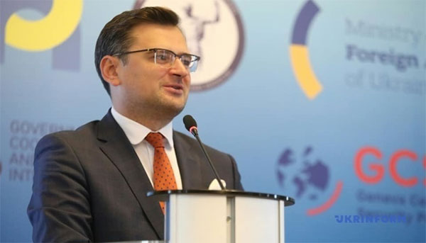 Кулеба: Я б хотів почитати стенограми, як Макрон з Путіним обговорює Україну