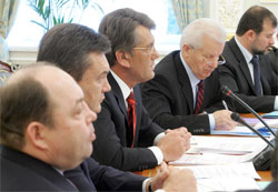 З понеділка Президент запрошує “антикризовиків” спільно зліквідовувати парламентську кризу