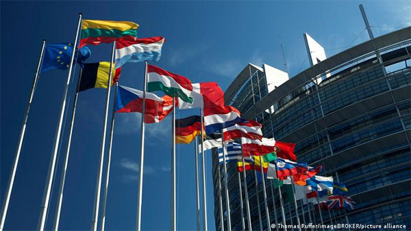 Європарламент наполягає на необхідності санкцій ЄС за корупцію