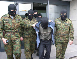 “Аполітичні” цушковці застосують арсенал більшовицьких чекістів? 