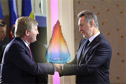 Своя рука - владика. Влада прикриває газові поступки олігархам євроінтеграційними вимогами